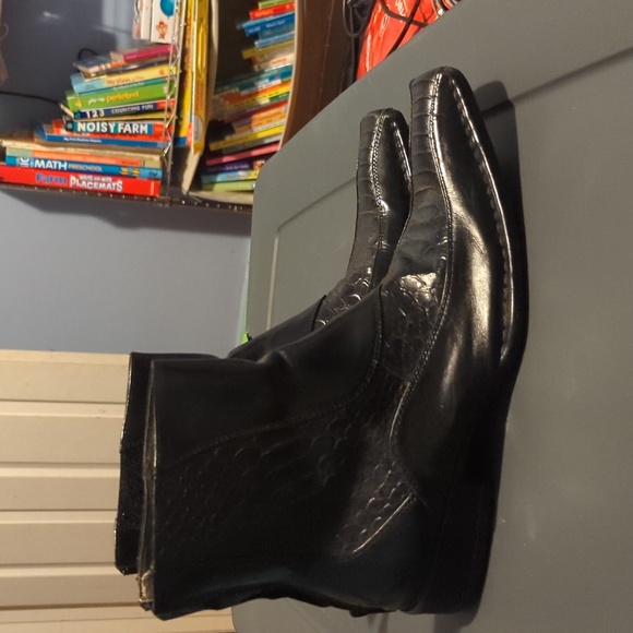 GUC men\'s black Impulse boots, size 9M NO BOX main image 5